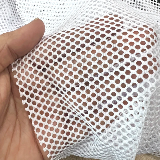 ผ้าตาข่ายถุงซักผ้า (ขาว)