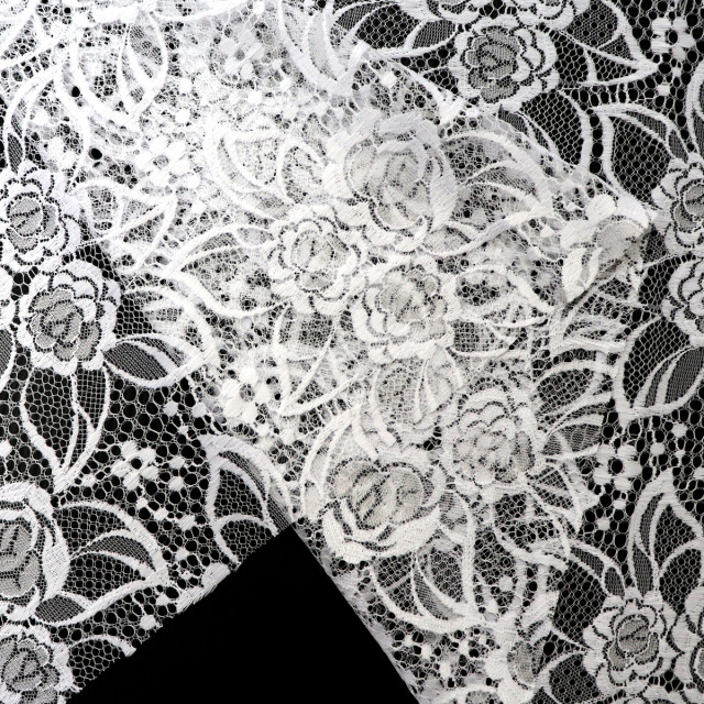 ผ้าลูกไม้(ช่อกุหลาบ)