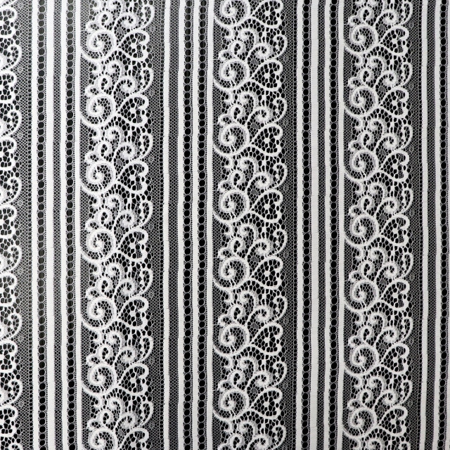 ผ้าลูกไม้(ริ้วไม้เลื้อย)