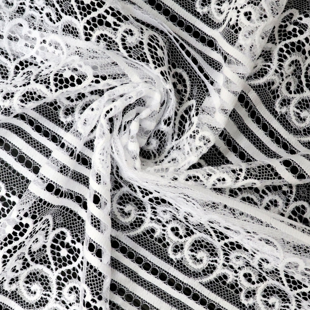 ผ้าลูกไม้(ริ้วไม้เลื้อย)