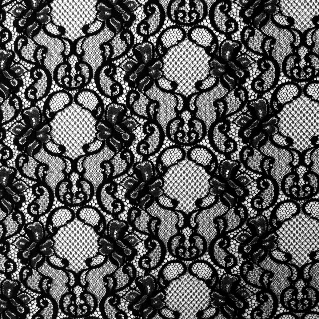 ผ้าลูกไม้(ลายเชิงดอกดำ)