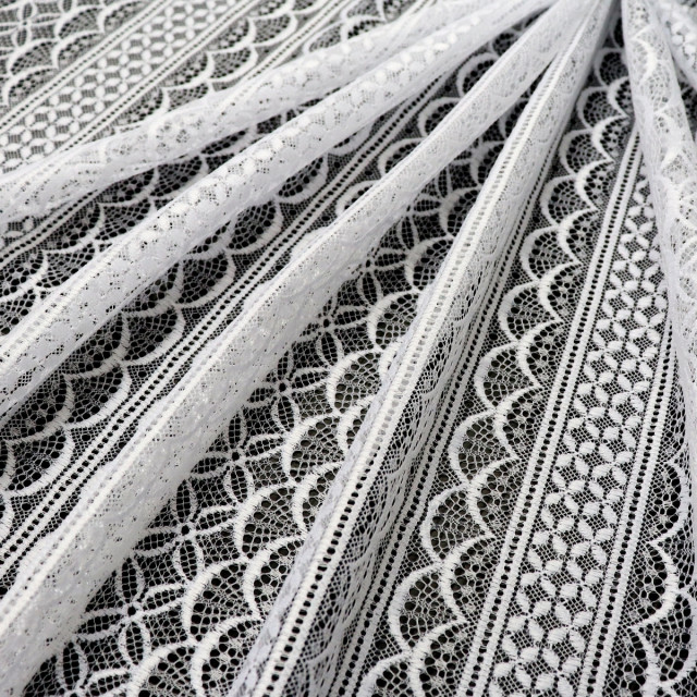 ผ้าลูกไม้(ลายเชิงตรง)