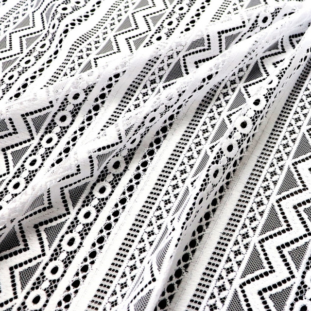 ผ้าลูกไม้(เชิงสามเหลี่ยมชนเผ่า)