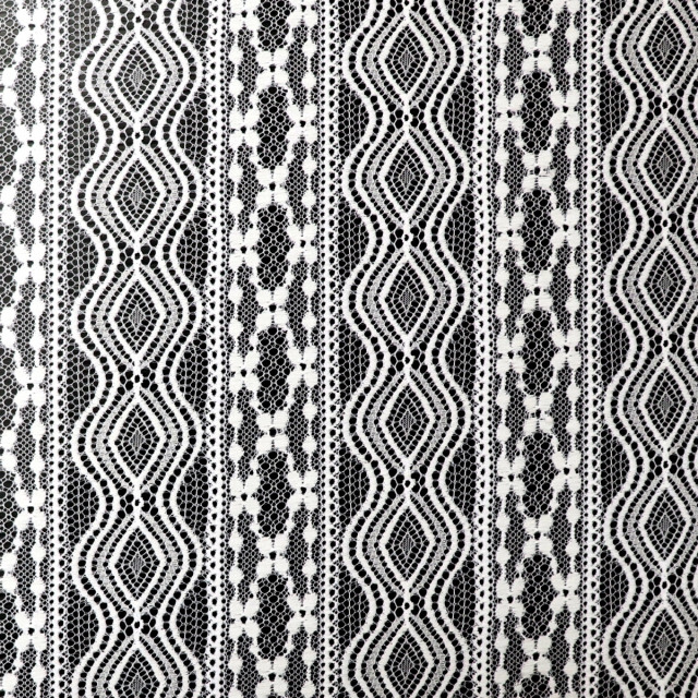 ผ้าลูกไม้(เชิงเหลี่ยมริ้ว)