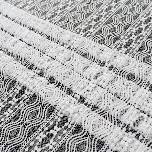 ผ้าลูกไม้(เชิงเหลี่ยมริ้ว)